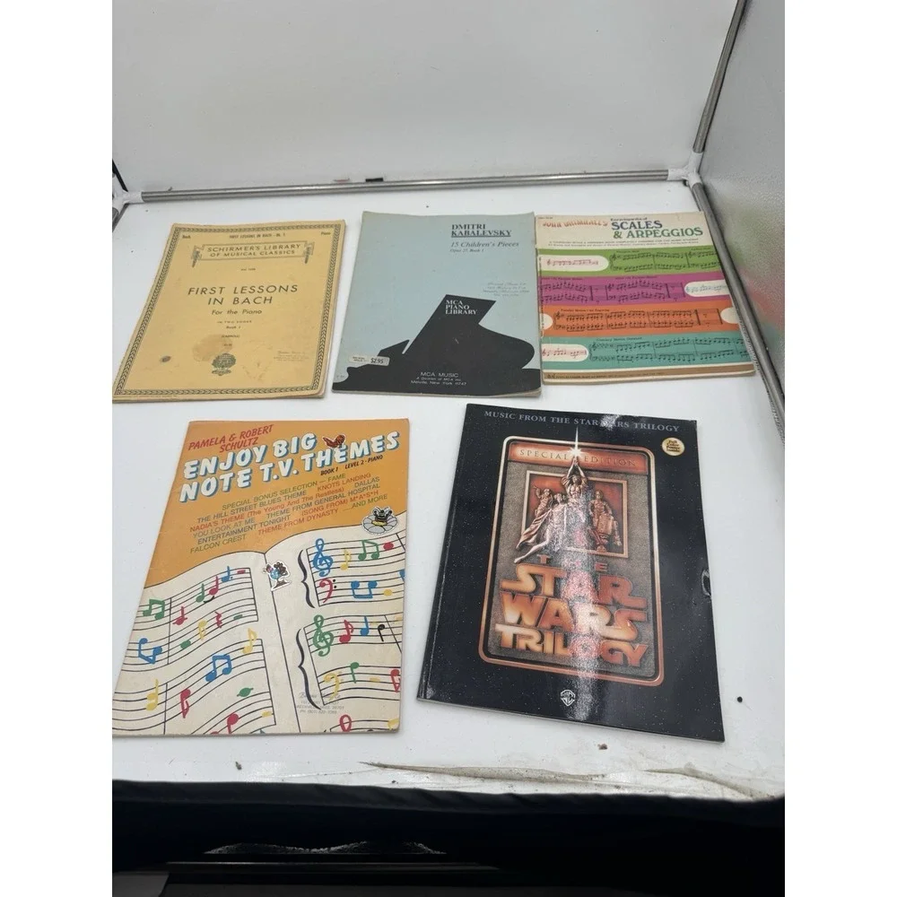 Lot of 5 Vintage Piano Books Star Wars T.v. Them and Scales Sheet music beginner
